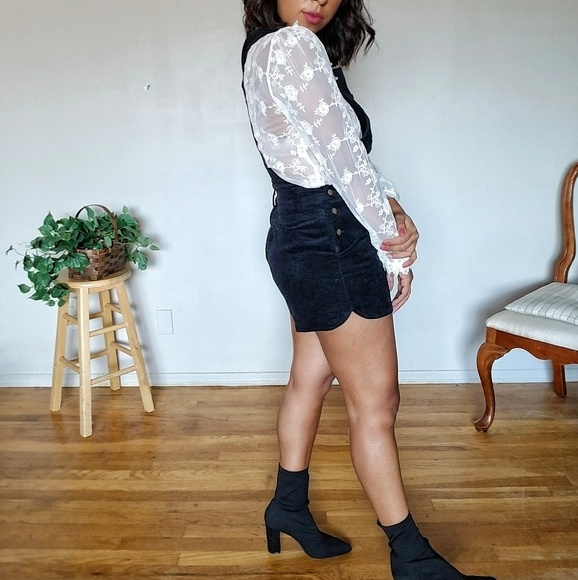 🏷CLEARANCE OPHELIA BLACK CORDUROY SHORT OVERALL - Picture 6 of 8